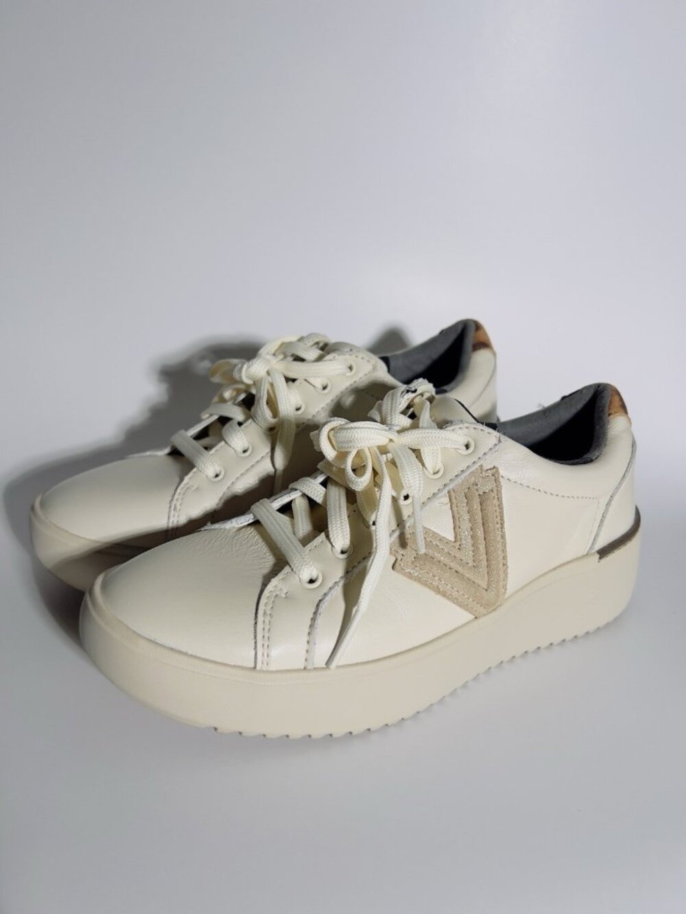 Vionic Kearny Lace 2.0 Women’s Fashion Sneakers Cream Size 6.5